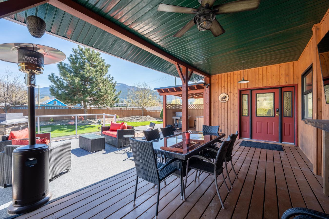 Sicamous, BC, V0E 2V0, Canada, 4 Bedrooms Bedrooms, ,4 BathroomsBathrooms,Residential,For Sale,1801014
