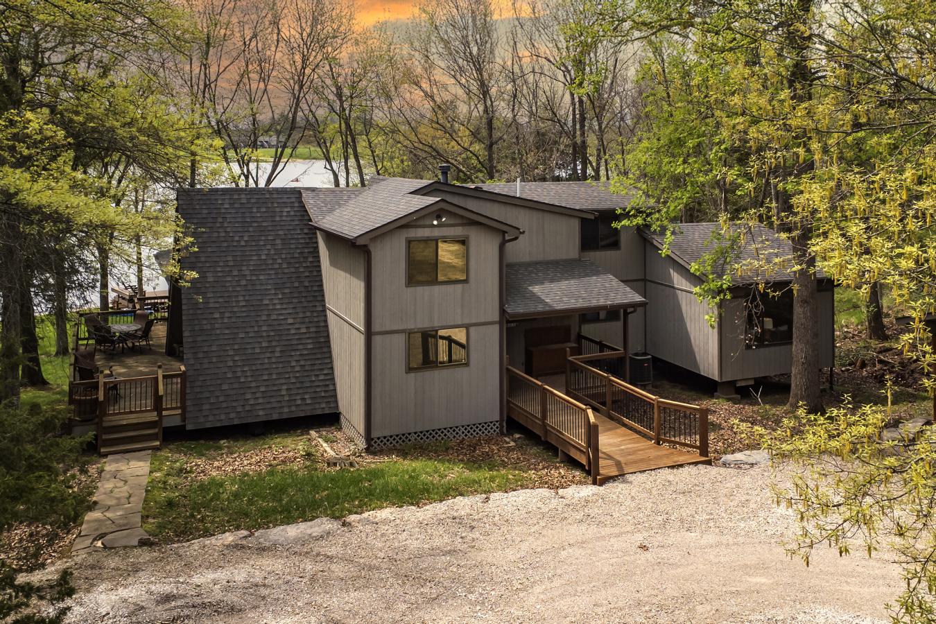 Innsbrook, Missouri, 63390, United States, 3 Bedrooms Bedrooms, ,2 BathroomsBathrooms,Residential,For Sale,1797373