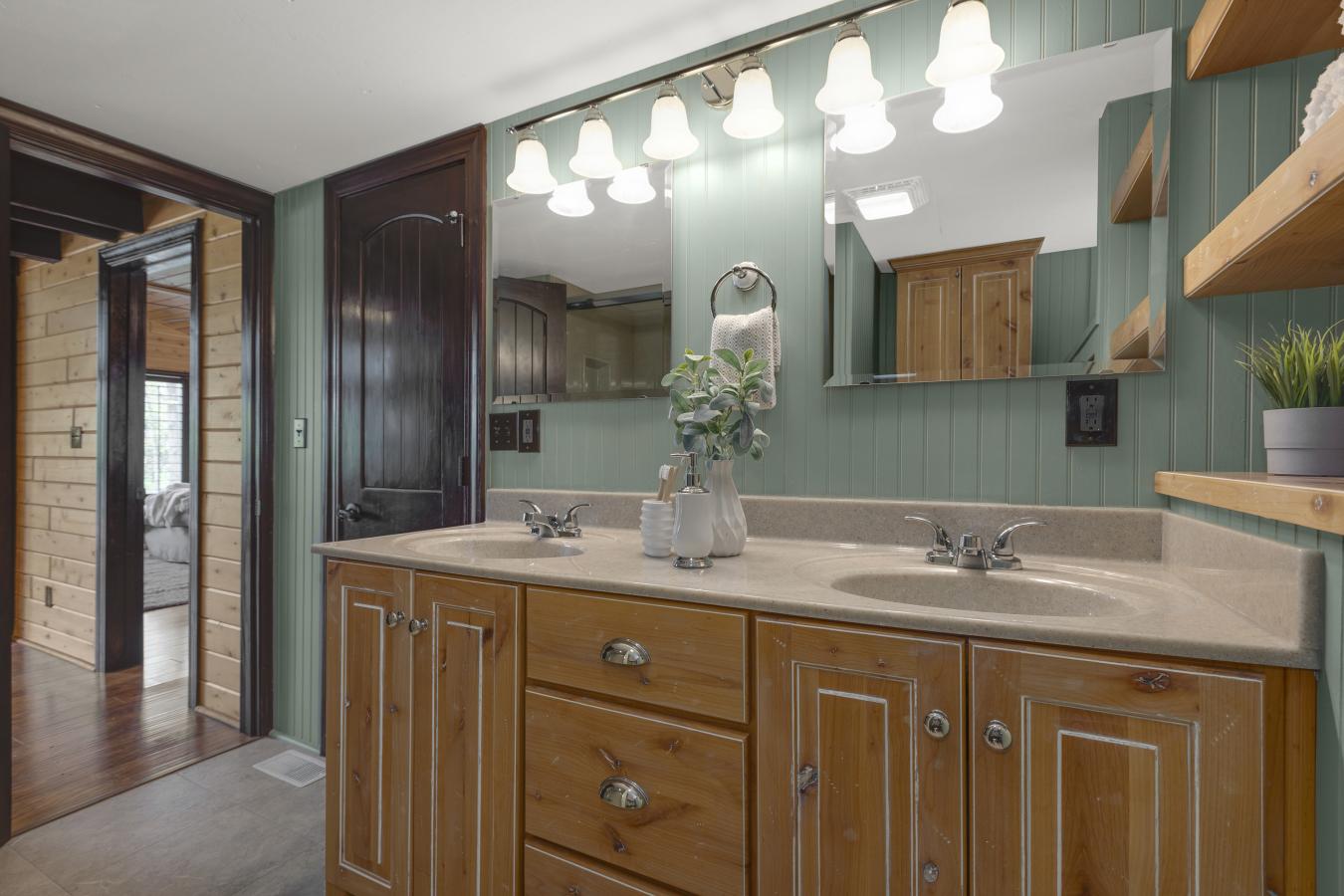 Innsbrook, Missouri, 63390, United States, 3 Bedrooms Bedrooms, ,2 BathroomsBathrooms,Residential,For Sale,1797373