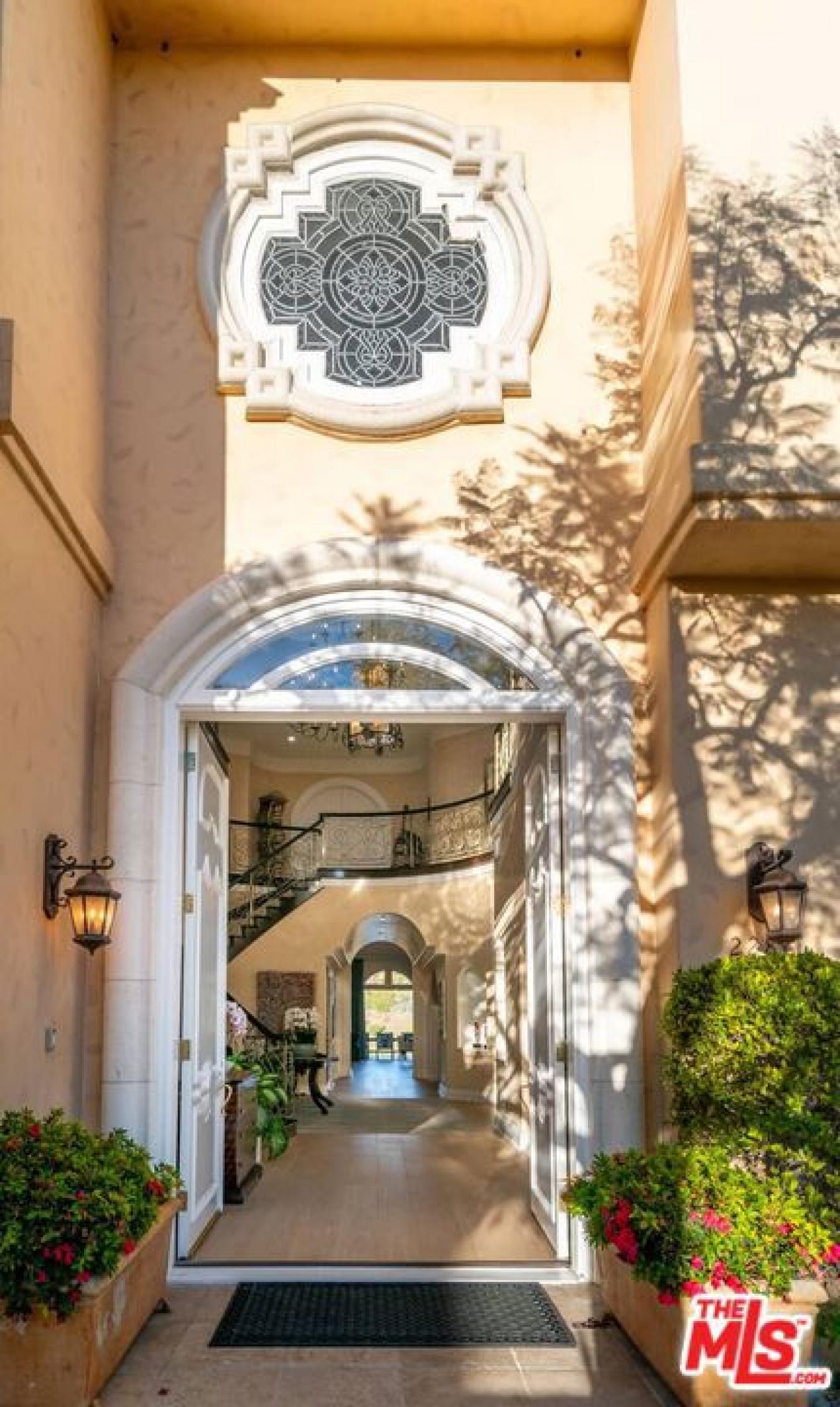 Los Angeles, California, 90077, United States, 5 Bedrooms Bedrooms, ,6 BathroomsBathrooms,Residential,For Sale,1790083