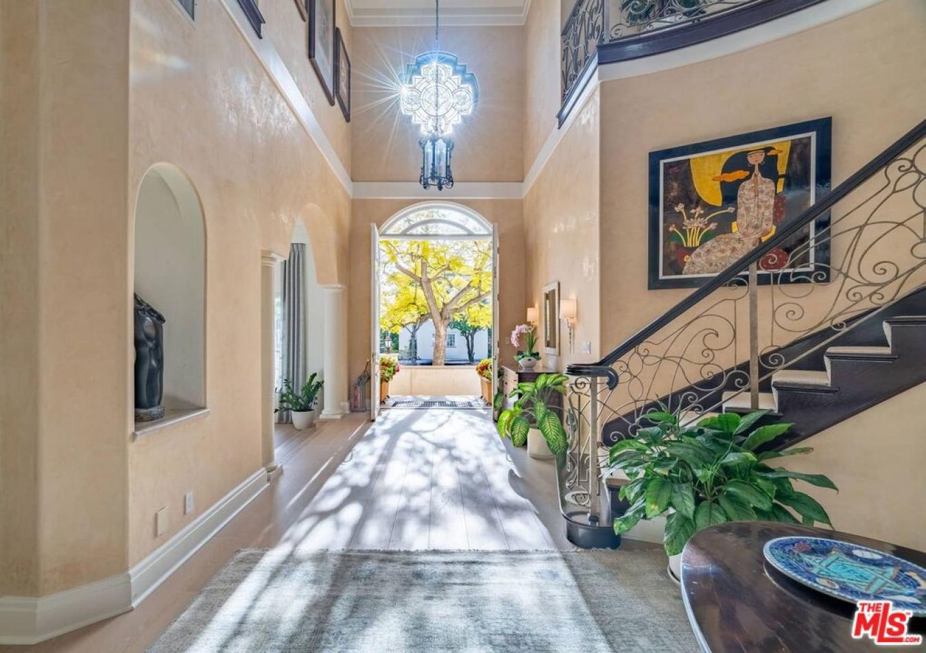 Los Angeles, California, 90077, United States, 5 Bedrooms Bedrooms, ,6 BathroomsBathrooms,Residential,For Sale,1790083