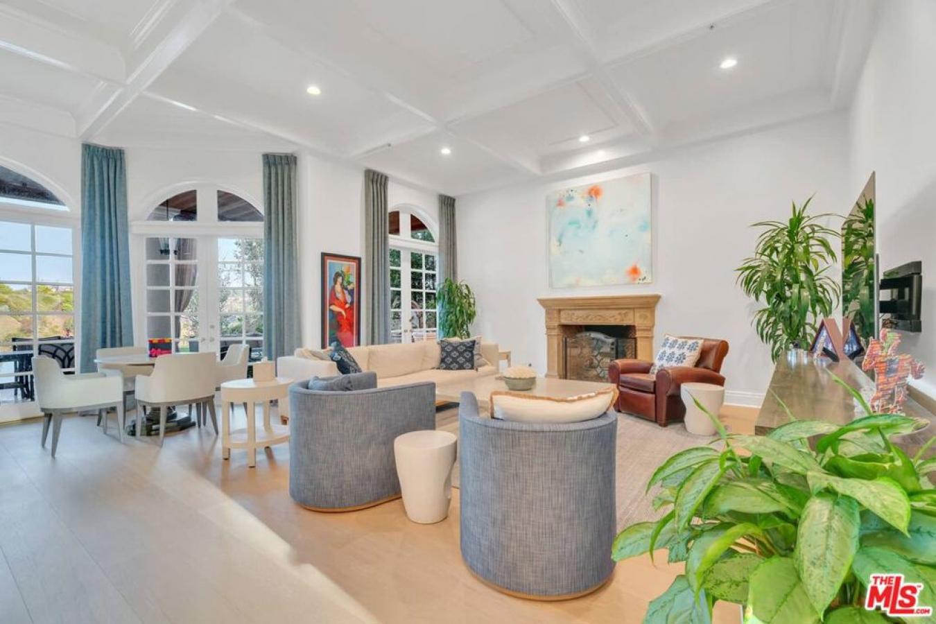 Los Angeles, California, 90077, United States, 5 Bedrooms Bedrooms, ,6 BathroomsBathrooms,Residential,For Sale,1790083