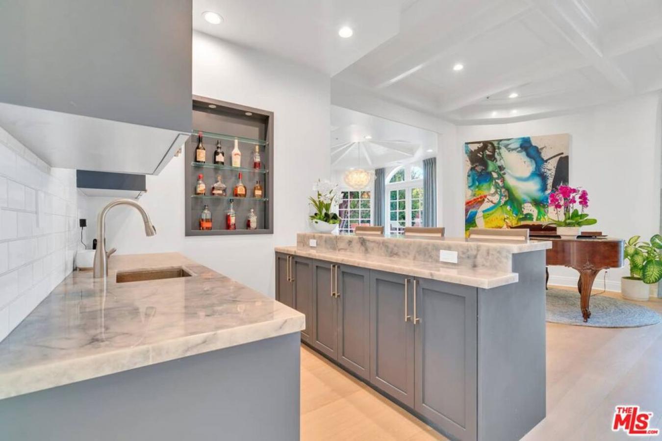 Los Angeles, California, 90077, United States, 5 Bedrooms Bedrooms, ,6 BathroomsBathrooms,Residential,For Sale,1790083
