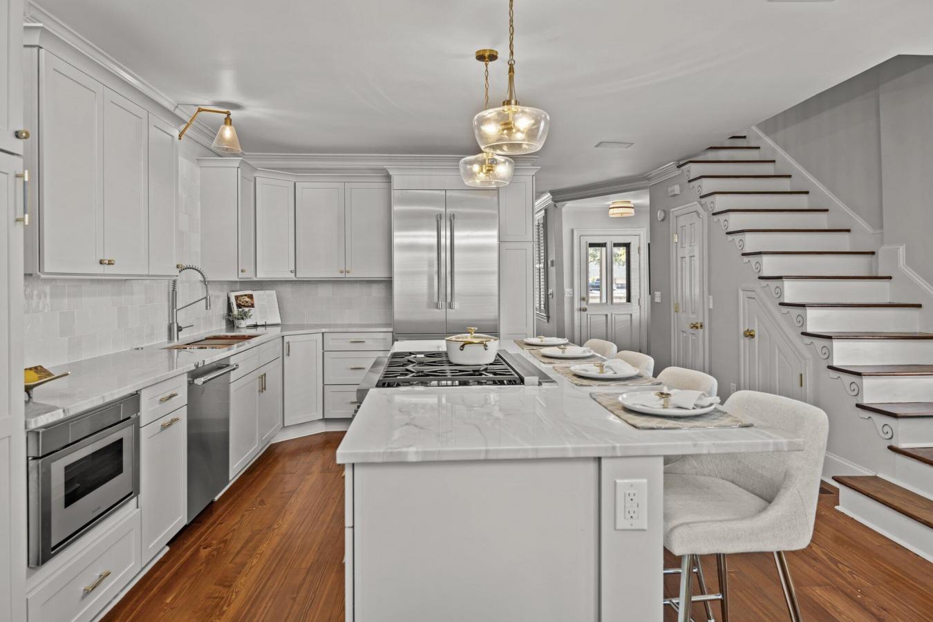 Charleston, South Carolina, 29401, United States, 2 Bedrooms Bedrooms, ,2 BathroomsBathrooms,Residential,For Sale,1797372