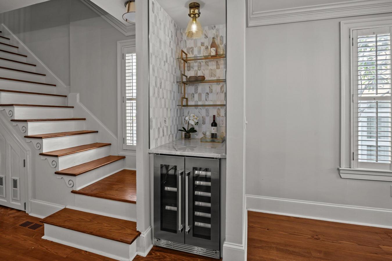 Charleston, South Carolina, 29401, United States, 2 Bedrooms Bedrooms, ,2 BathroomsBathrooms,Residential,For Sale,1797372