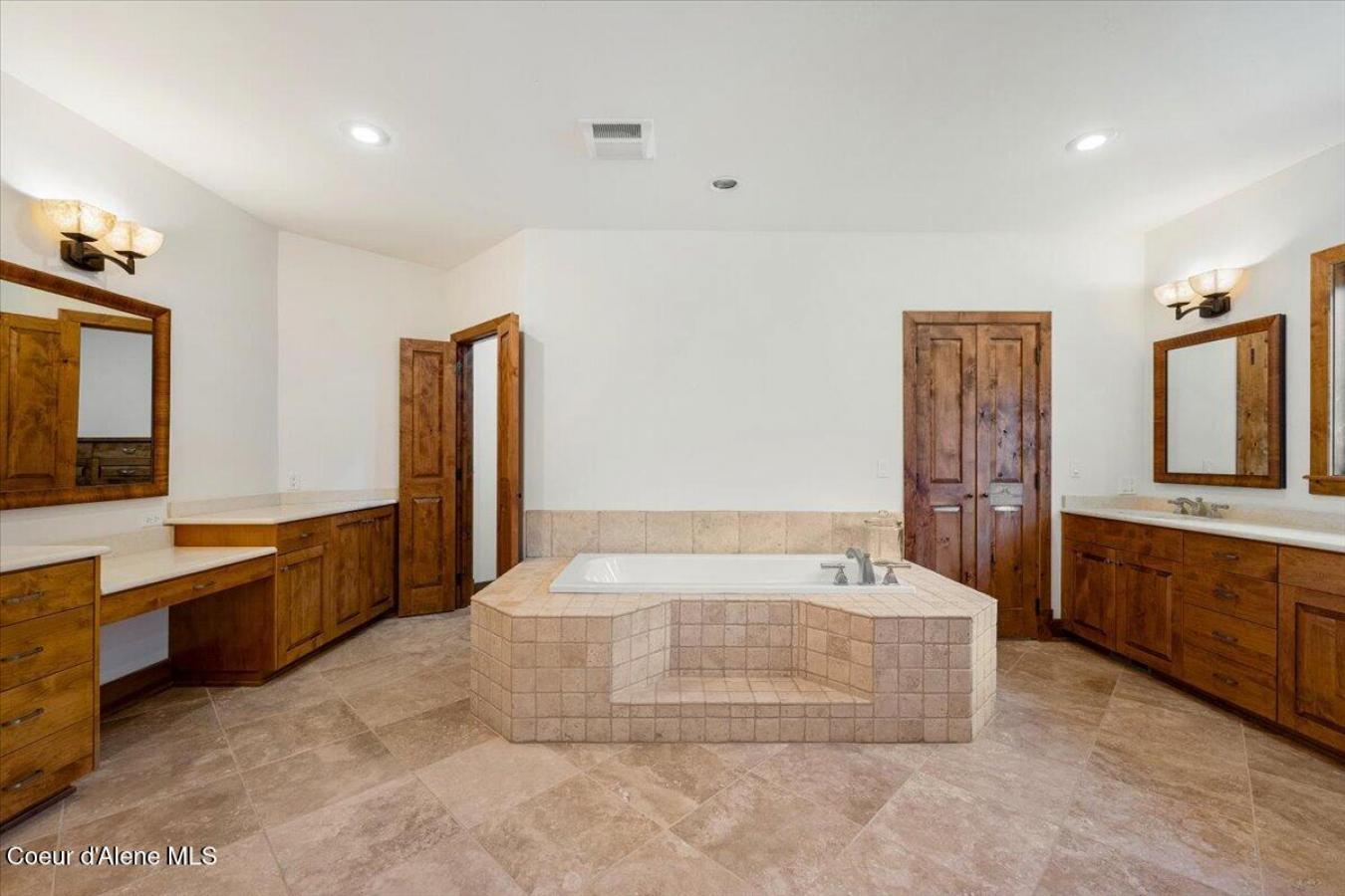 Sagle, Idaho, 83860, United States, 5 Bedrooms Bedrooms, ,Residential,For Sale,1797369