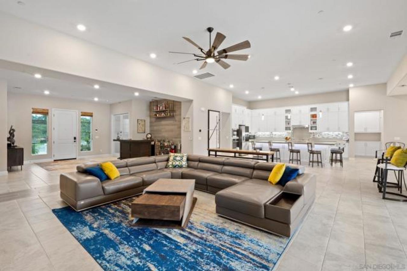 Escondido, California, 92029, United States, 4 Bedrooms Bedrooms, ,5 BathroomsBathrooms,Residential,For Sale,1797365