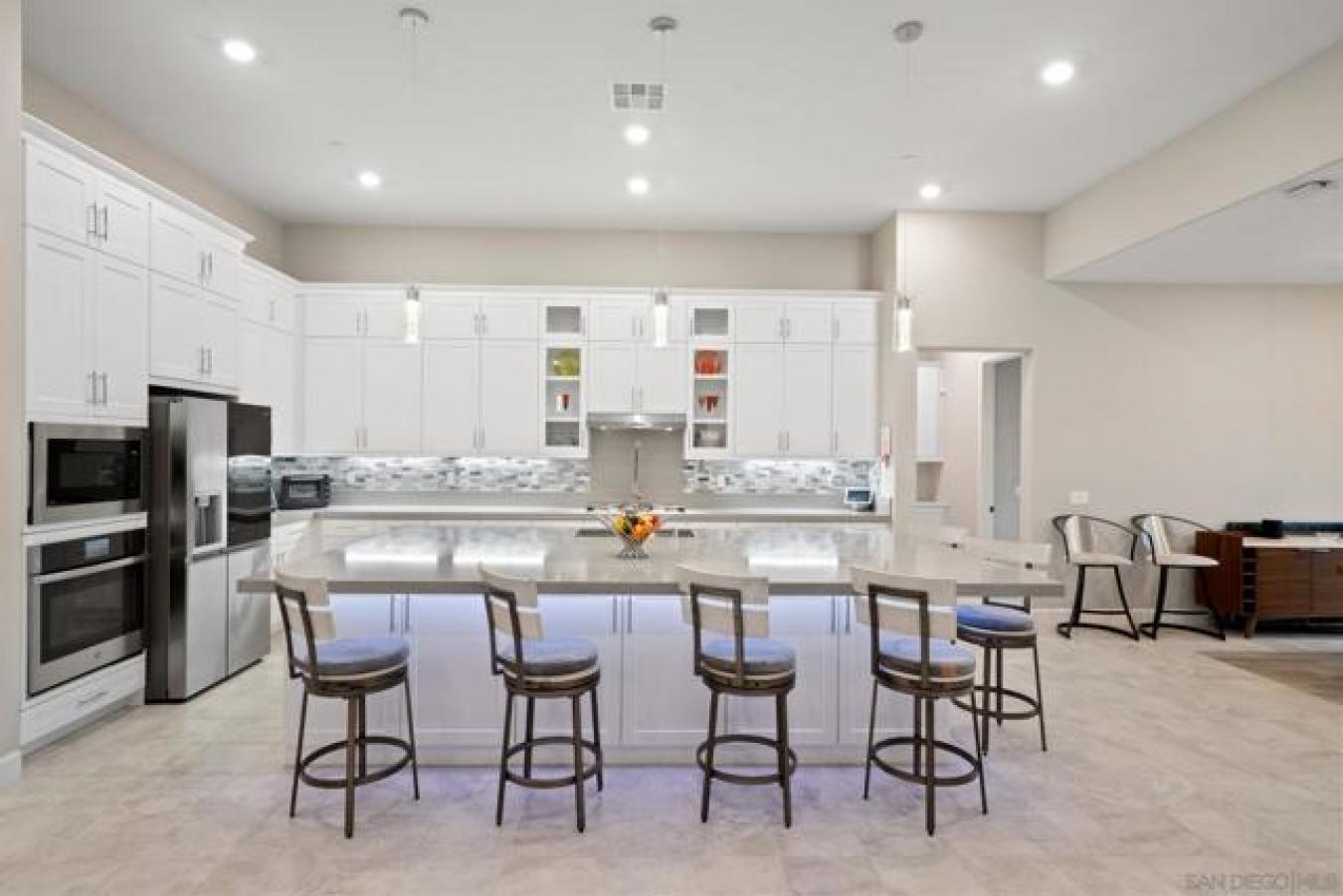 Escondido, California, 92029, United States, 4 Bedrooms Bedrooms, ,5 BathroomsBathrooms,Residential,For Sale,1797365
