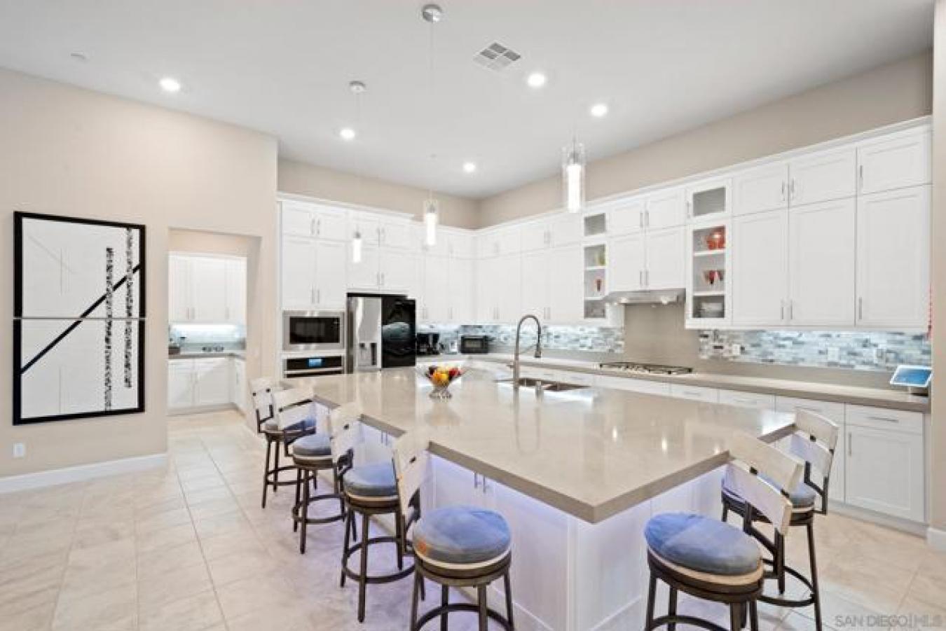 Escondido, California, 92029, United States, 4 Bedrooms Bedrooms, ,5 BathroomsBathrooms,Residential,For Sale,1797365