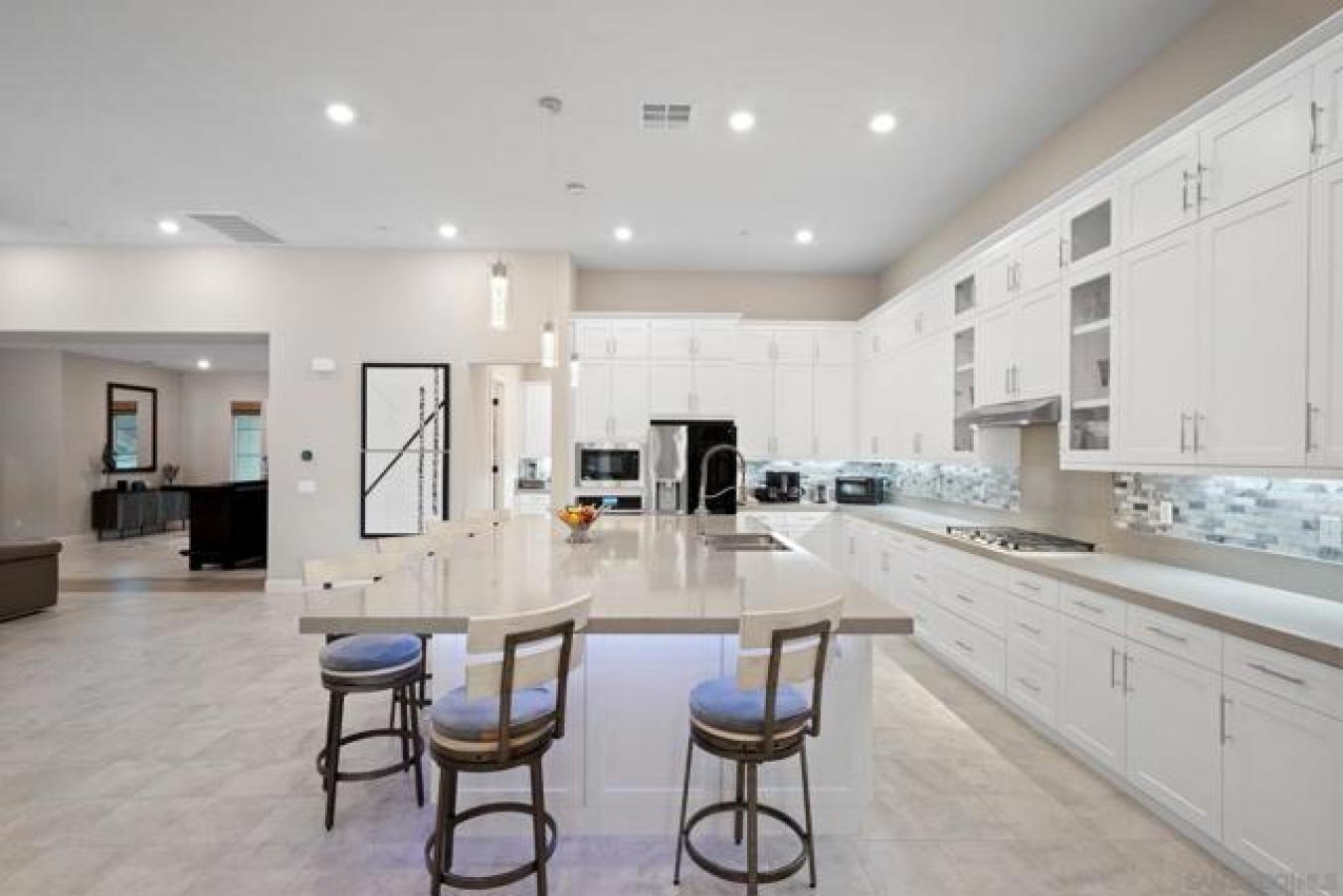 Escondido, California, 92029, United States, 4 Bedrooms Bedrooms, ,5 BathroomsBathrooms,Residential,For Sale,1797365