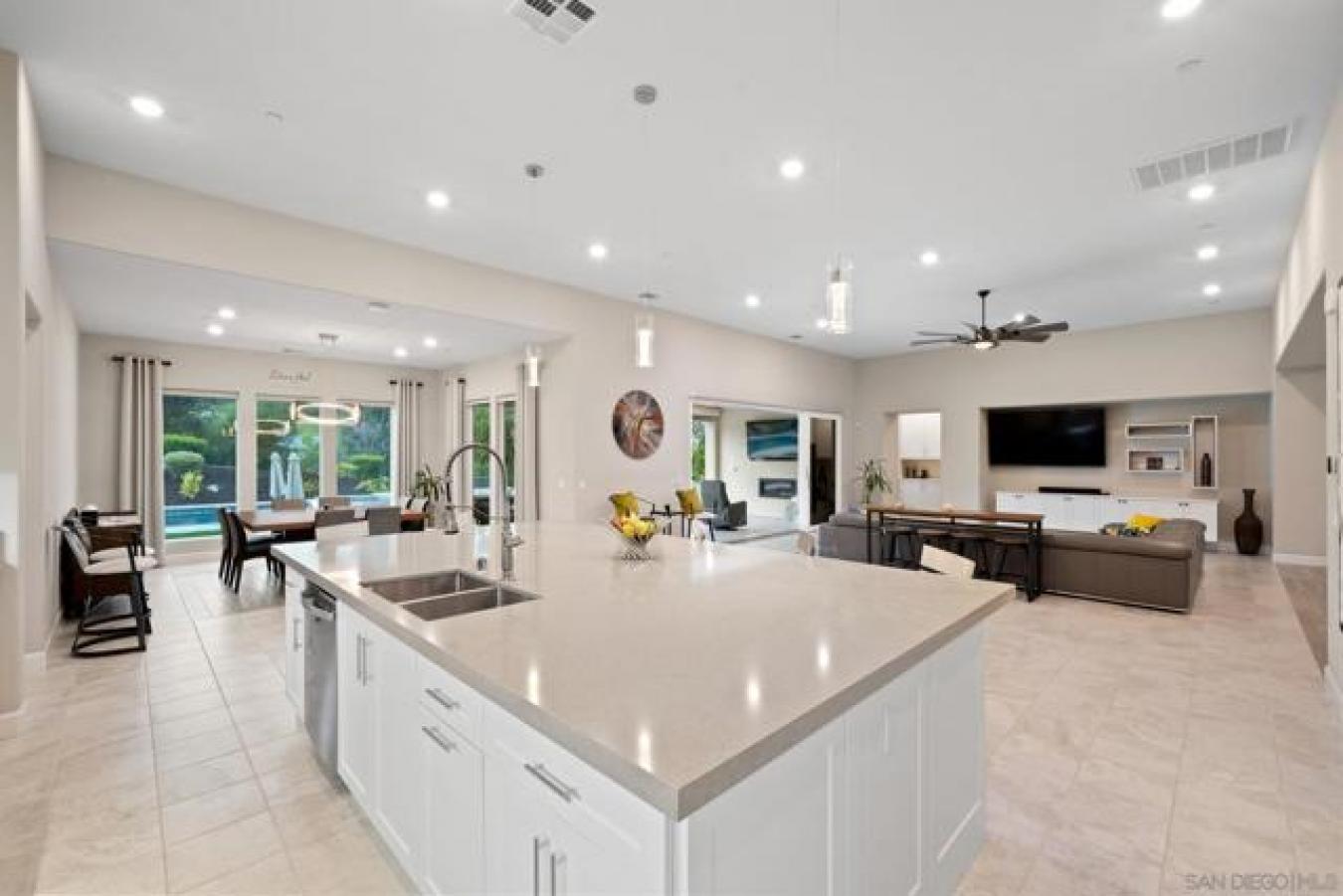 Escondido, California, 92029, United States, 4 Bedrooms Bedrooms, ,5 BathroomsBathrooms,Residential,For Sale,1797365