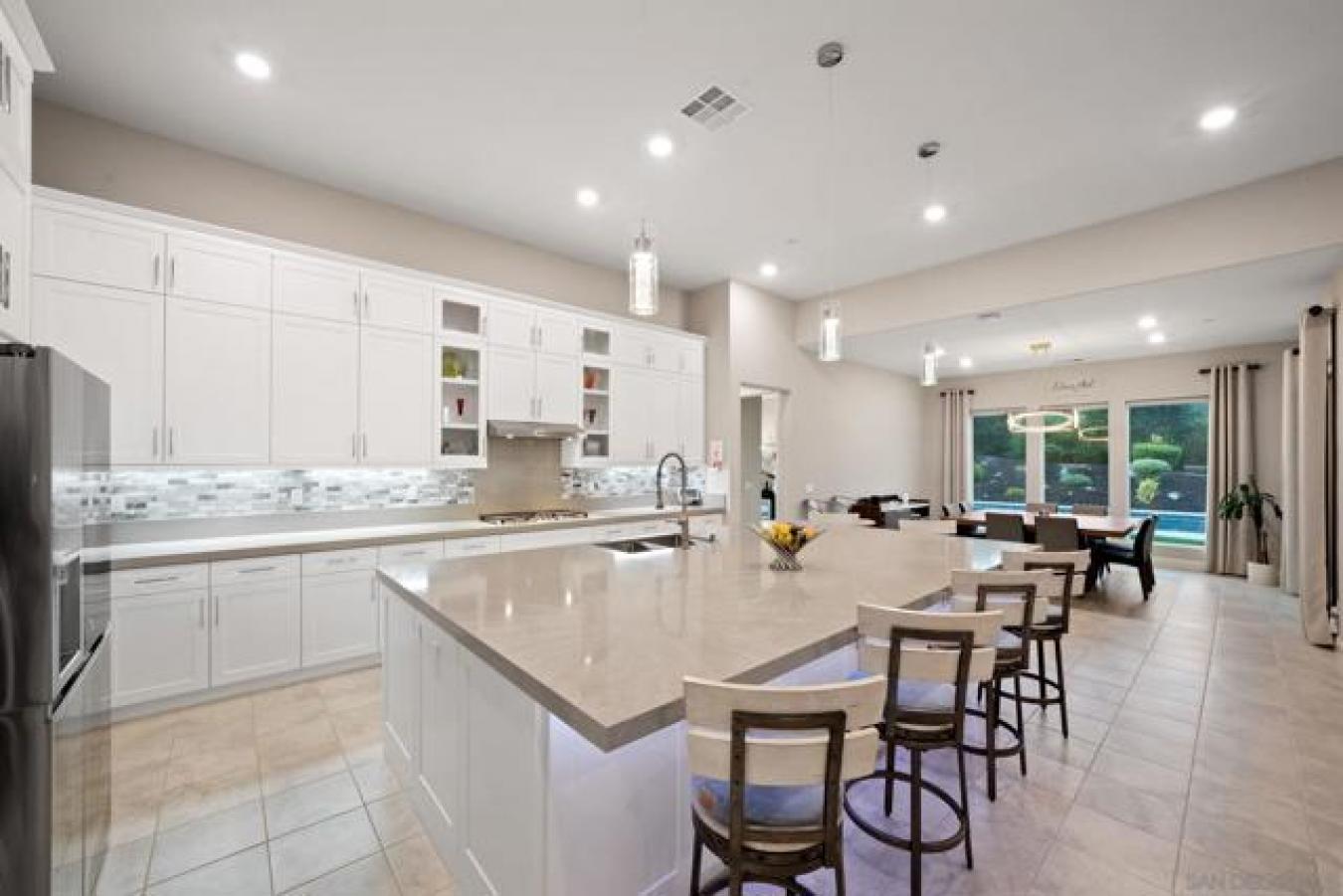 Escondido, California, 92029, United States, 4 Bedrooms Bedrooms, ,5 BathroomsBathrooms,Residential,For Sale,1797365