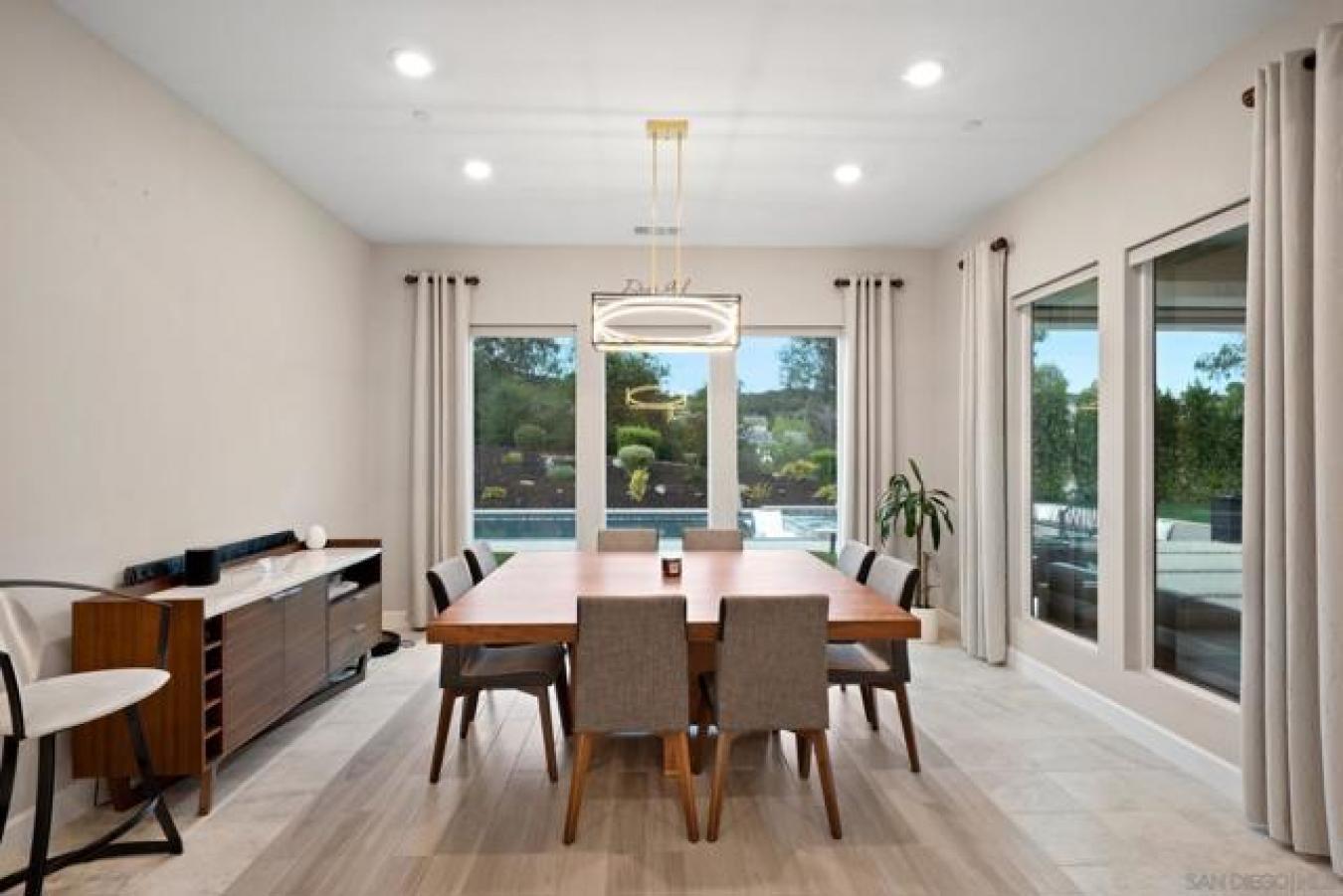 Escondido, California, 92029, United States, 4 Bedrooms Bedrooms, ,5 BathroomsBathrooms,Residential,For Sale,1797365