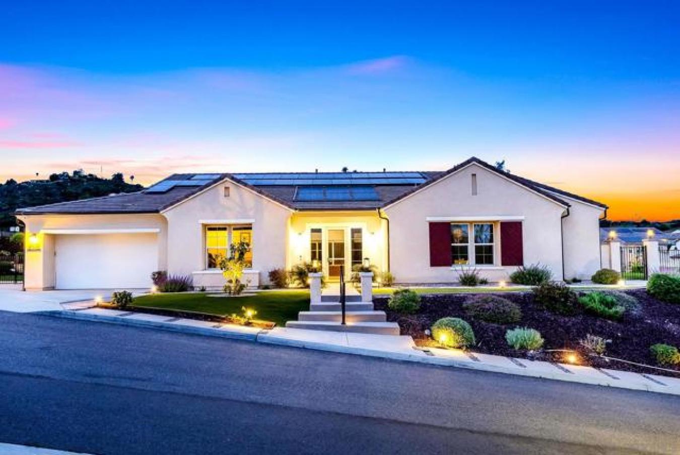 Escondido, California, 92029, United States, 4 Bedrooms Bedrooms, ,5 BathroomsBathrooms,Residential,For Sale,1797365