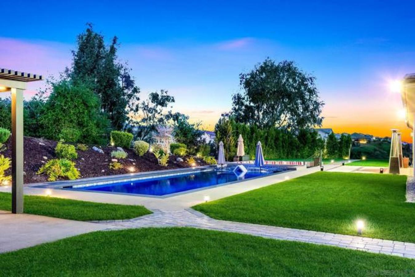 Escondido, California, 92029, United States, 4 Bedrooms Bedrooms, ,5 BathroomsBathrooms,Residential,For Sale,1797365
