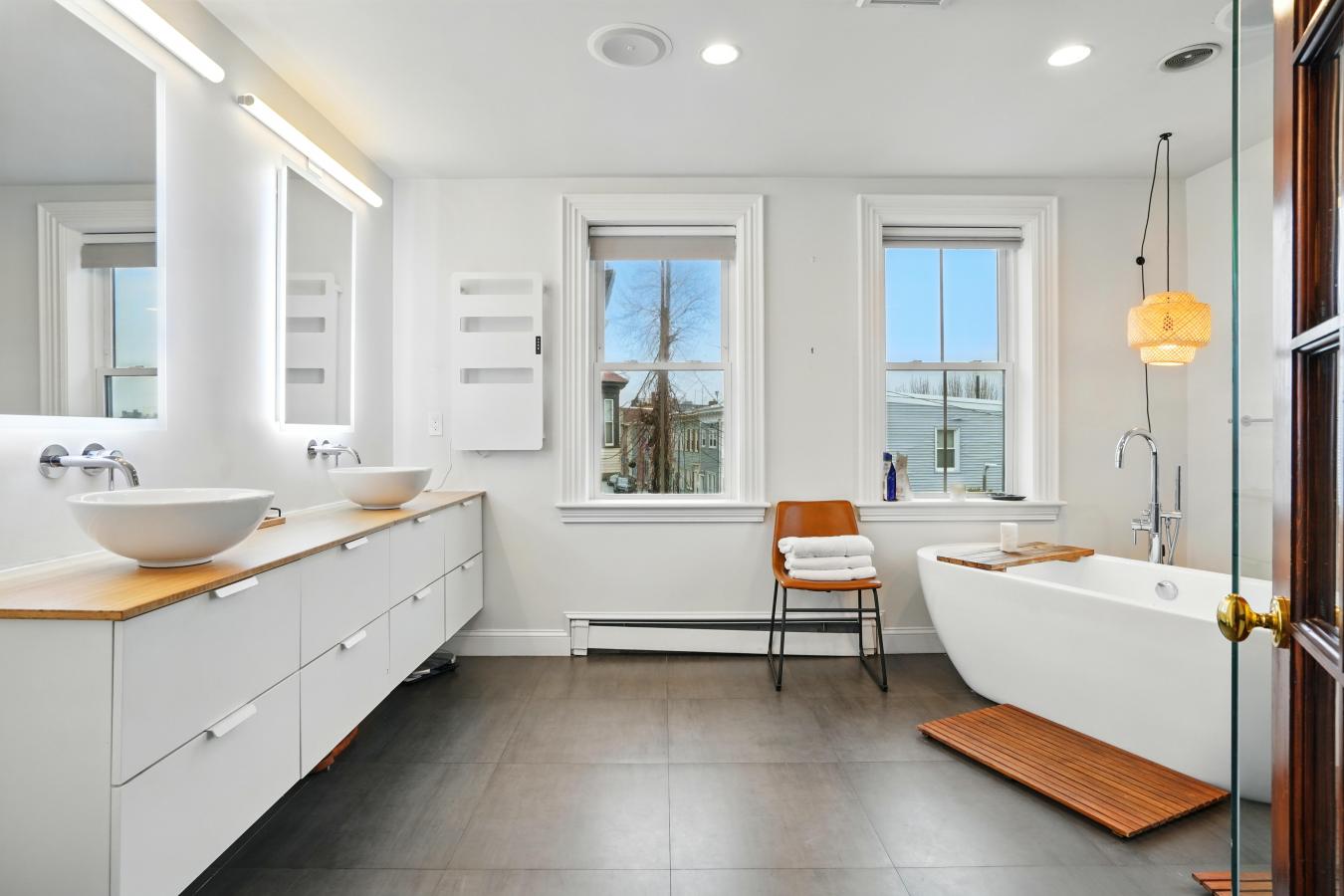 Boston, Massachusetts, 02129, United States, 5 Bedrooms Bedrooms, ,4 BathroomsBathrooms,Residential,For Sale,1927616