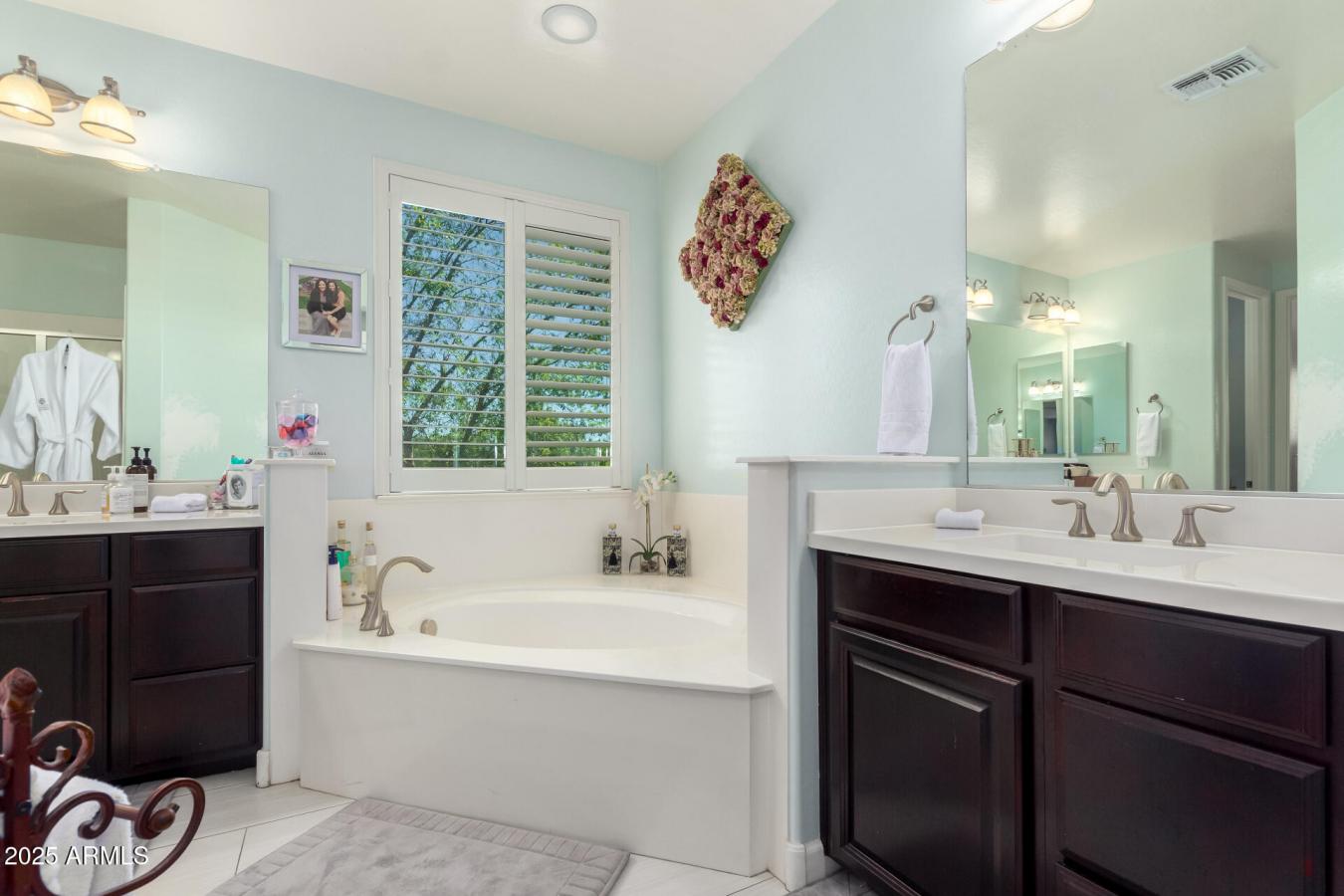 Gilbert, Arizona, 85296, United States, 4 Bedrooms Bedrooms, ,3 BathroomsBathrooms,Residential,For Sale,1797364