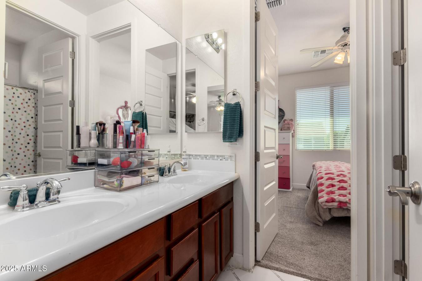 Gilbert, Arizona, 85296, United States, 4 Bedrooms Bedrooms, ,3 BathroomsBathrooms,Residential,For Sale,1797364