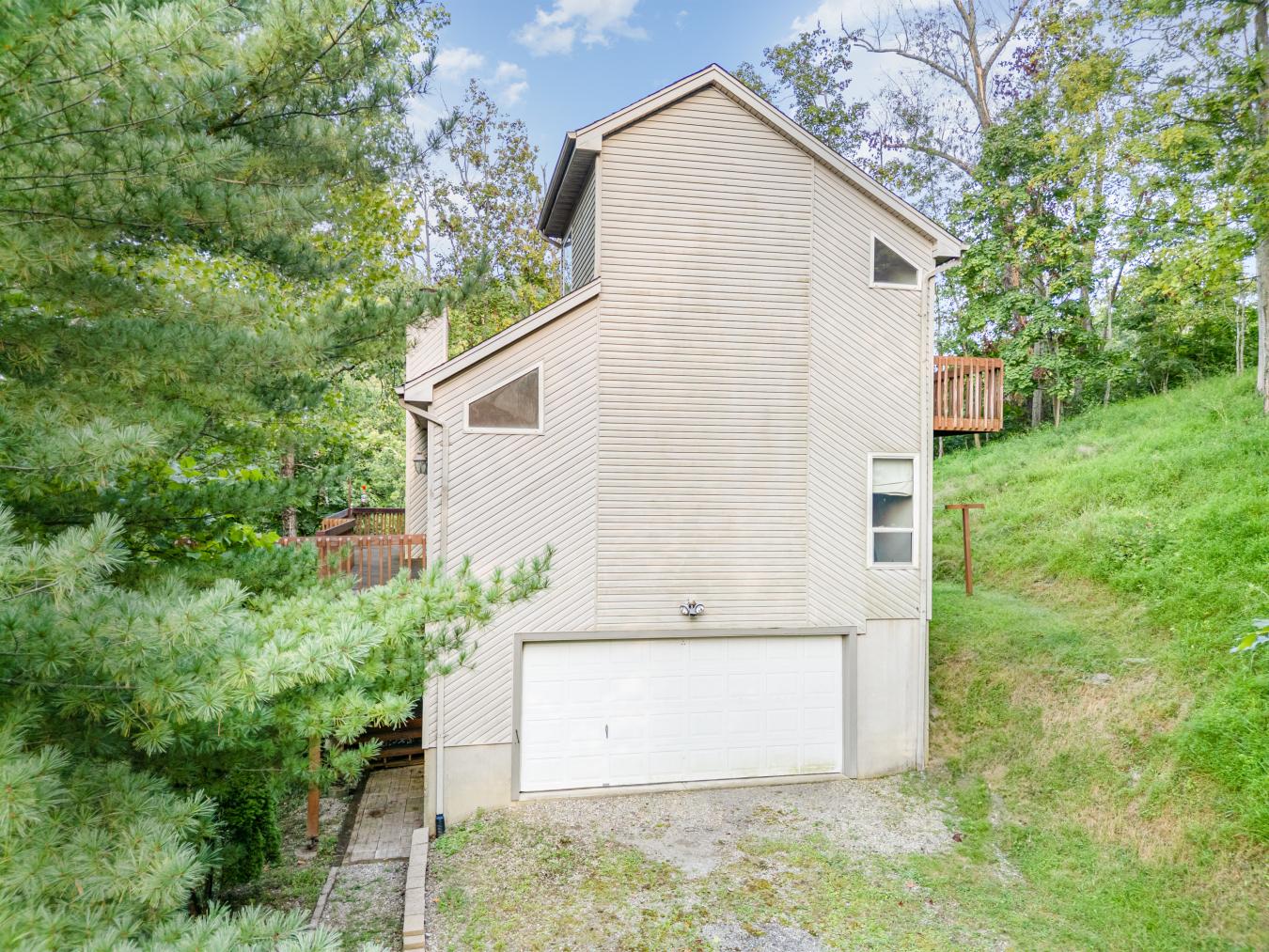 Loveland, Ohio, 45140, United States, 2 Bedrooms Bedrooms, ,2 BathroomsBathrooms,Residential,For Sale,1990276