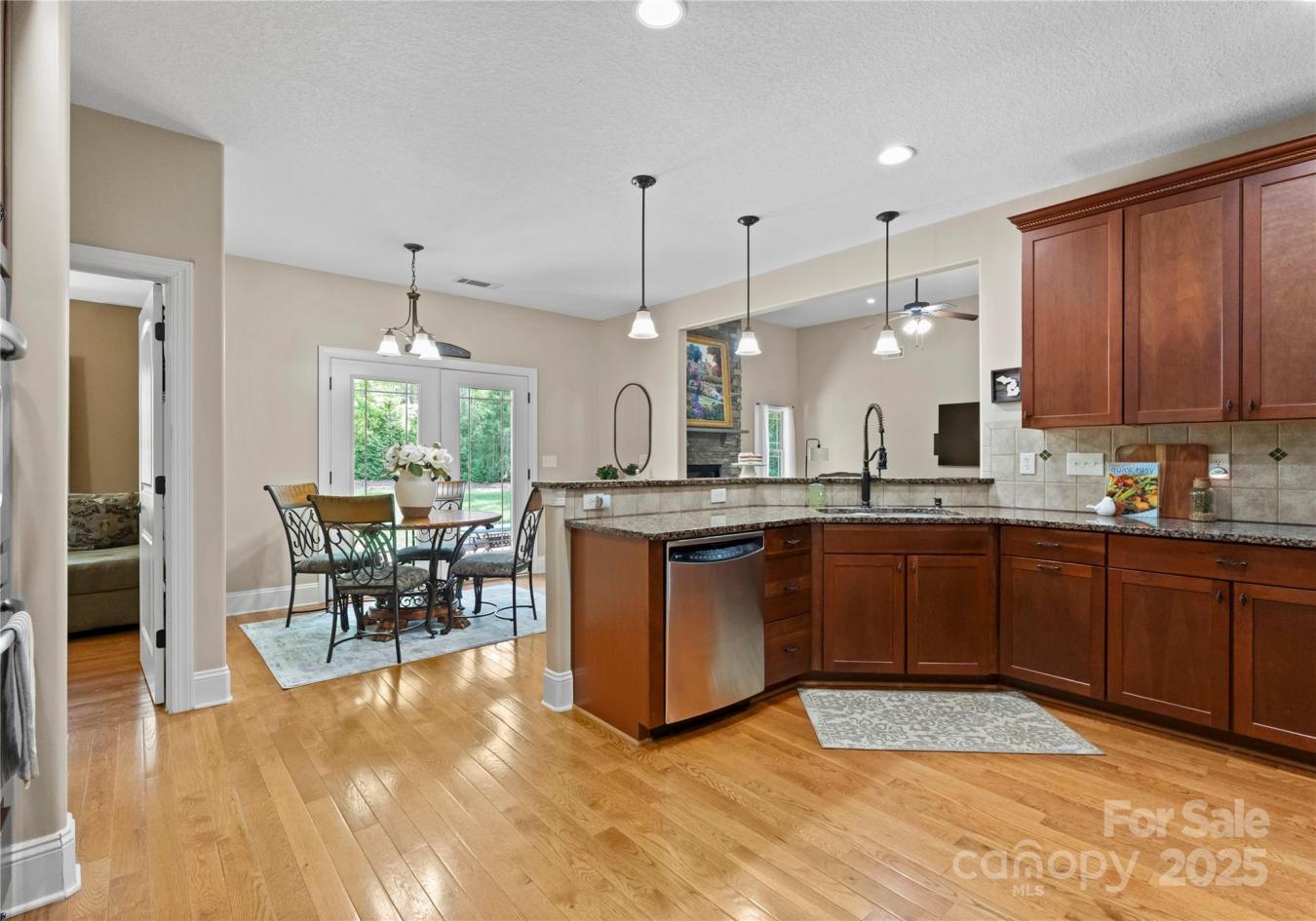 Davidson, North Carolina, 28036, United States, 4 Bedrooms Bedrooms, ,2 BathroomsBathrooms,Residential,For Sale,1797356