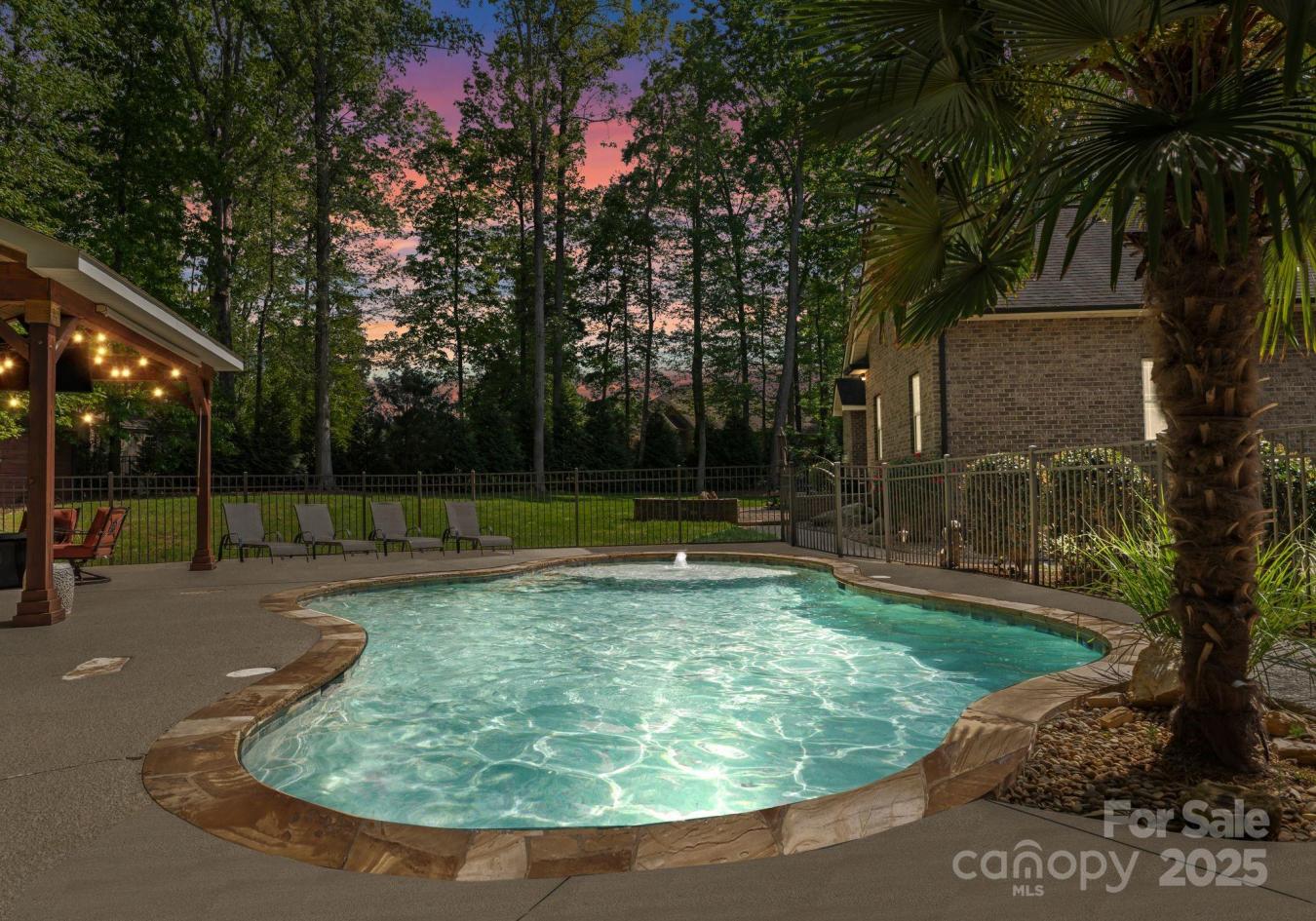 Davidson, North Carolina, 28036, United States, 4 Bedrooms Bedrooms, ,2 BathroomsBathrooms,Residential,For Sale,1797356
