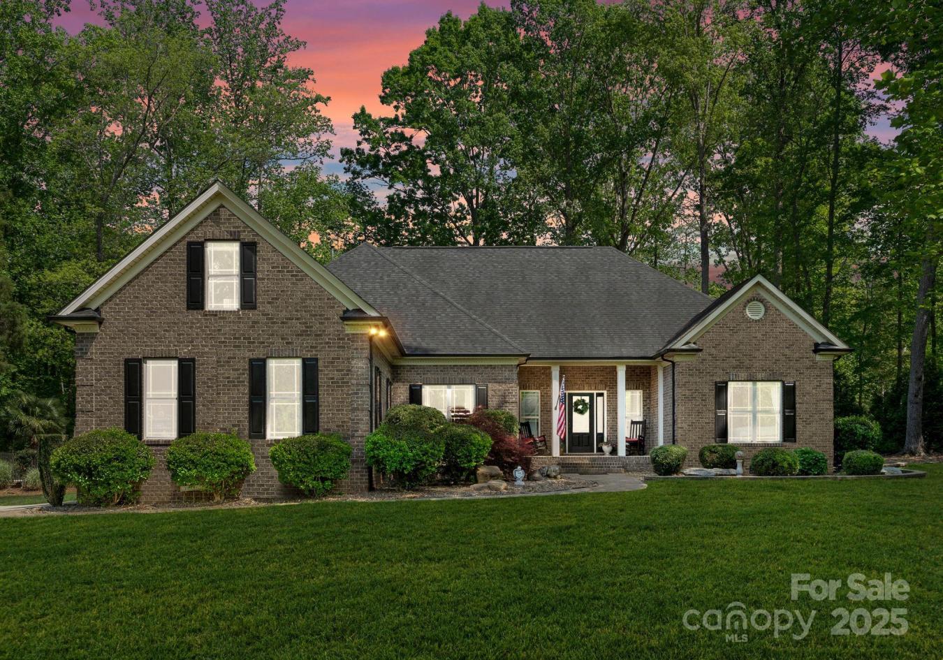 Davidson, North Carolina, 28036, United States, 4 Bedrooms Bedrooms, ,2 BathroomsBathrooms,Residential,For Sale,1797356
