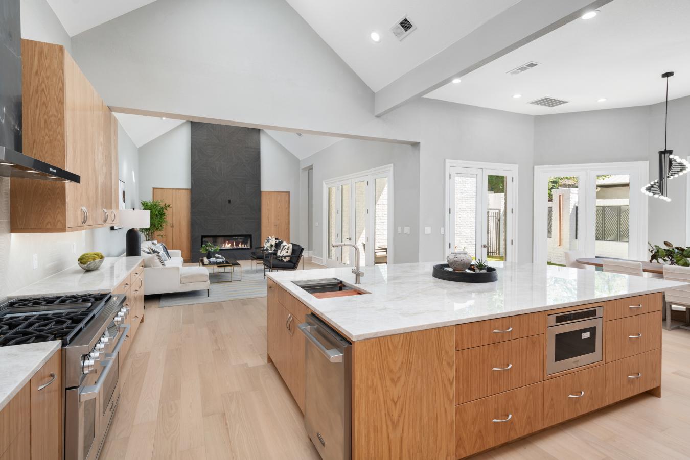 Fort Worth, Texas, 76107, United States, 4 Bedrooms Bedrooms, ,3 BathroomsBathrooms,Residential,For Sale,1797352