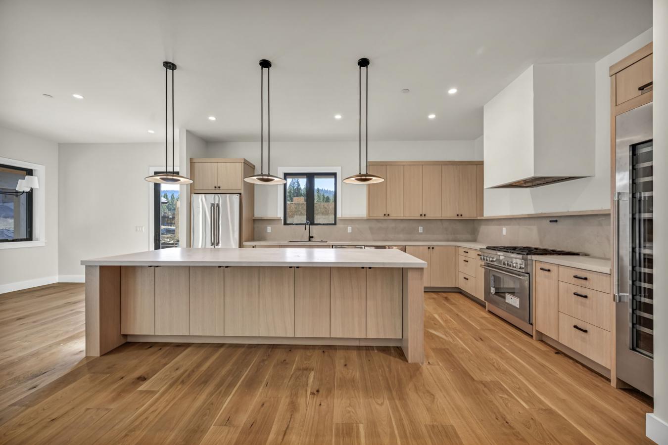 Truckee, California, 96161, United States, 4 Bedrooms Bedrooms, ,4 BathroomsBathrooms,Residential,For Sale,1797344