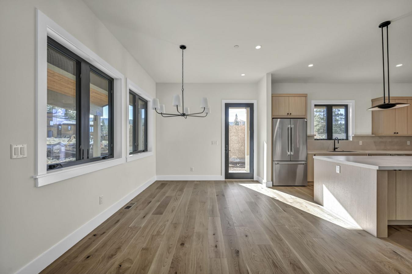 Truckee, California, 96161, United States, 4 Bedrooms Bedrooms, ,4 BathroomsBathrooms,Residential,For Sale,1797344