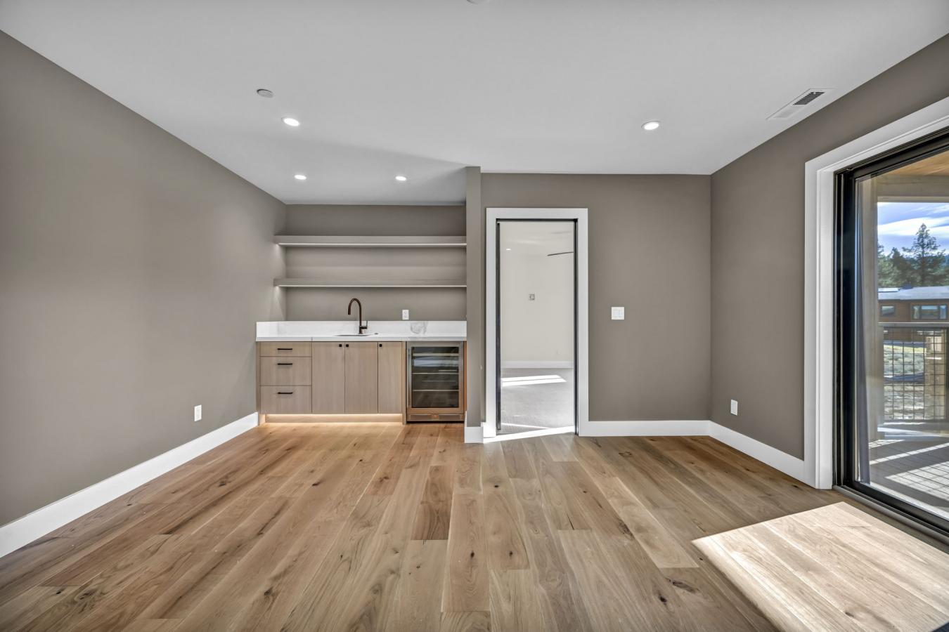 Truckee, California, 96161, United States, 4 Bedrooms Bedrooms, ,4 BathroomsBathrooms,Residential,For Sale,1797344