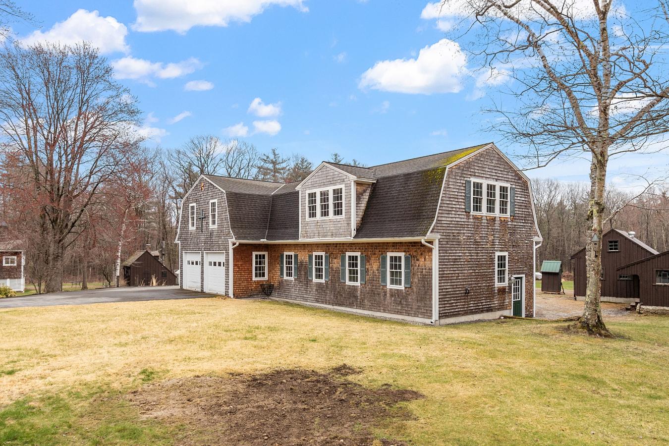 Townsend, Massachusetts, 01469, United States, 4 Bedrooms Bedrooms, ,5 BathroomsBathrooms,Residential,For Sale,1790078