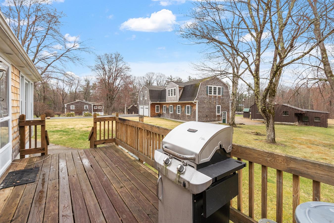 Townsend, Massachusetts, 01469, United States, 4 Bedrooms Bedrooms, ,5 BathroomsBathrooms,Residential,For Sale,1790078