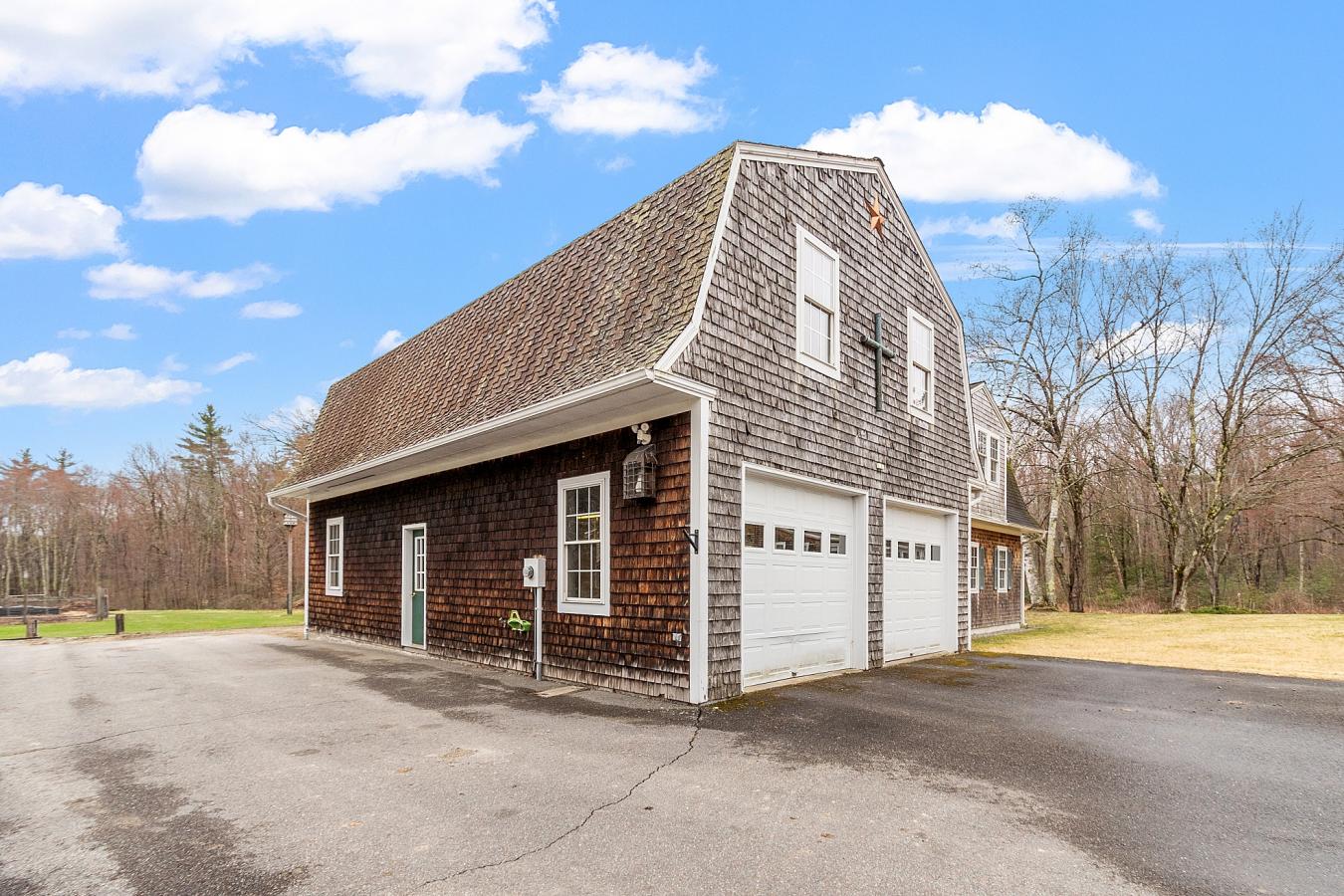 Townsend, Massachusetts, 01469, United States, 4 Bedrooms Bedrooms, ,5 BathroomsBathrooms,Residential,For Sale,1790078