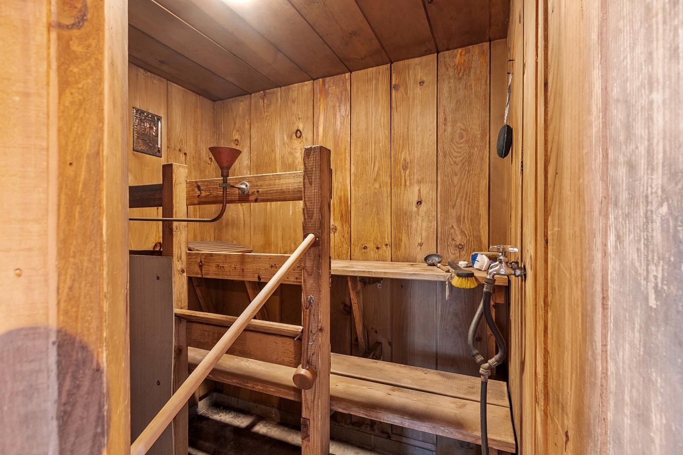 Townsend, Massachusetts, 01469, United States, 4 Bedrooms Bedrooms, ,5 BathroomsBathrooms,Residential,For Sale,1790078