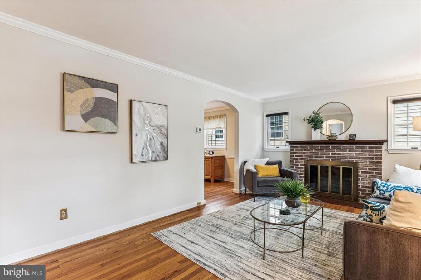 Arlington, Virginia, 22207, United States, 4 Bedrooms Bedrooms, ,2 BathroomsBathrooms,Residential,For Sale,1797339