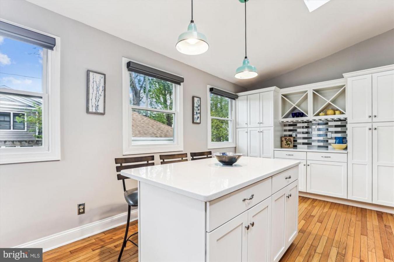 Arlington, Virginia, 22207, United States, 4 Bedrooms Bedrooms, ,2 BathroomsBathrooms,Residential,For Sale,1797339