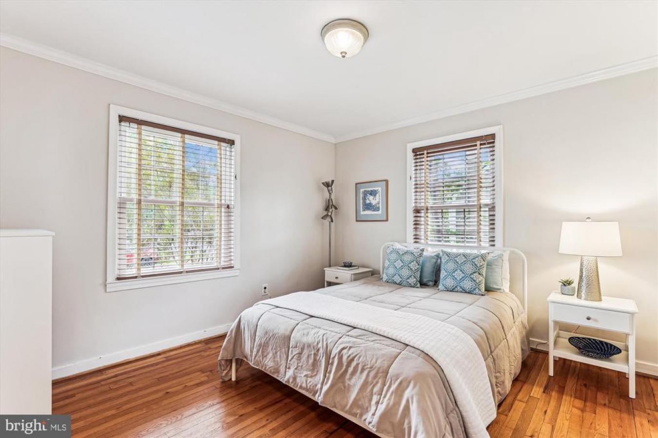 Arlington, Virginia, 22207, United States, 4 Bedrooms Bedrooms, ,2 BathroomsBathrooms,Residential,For Sale,1797339