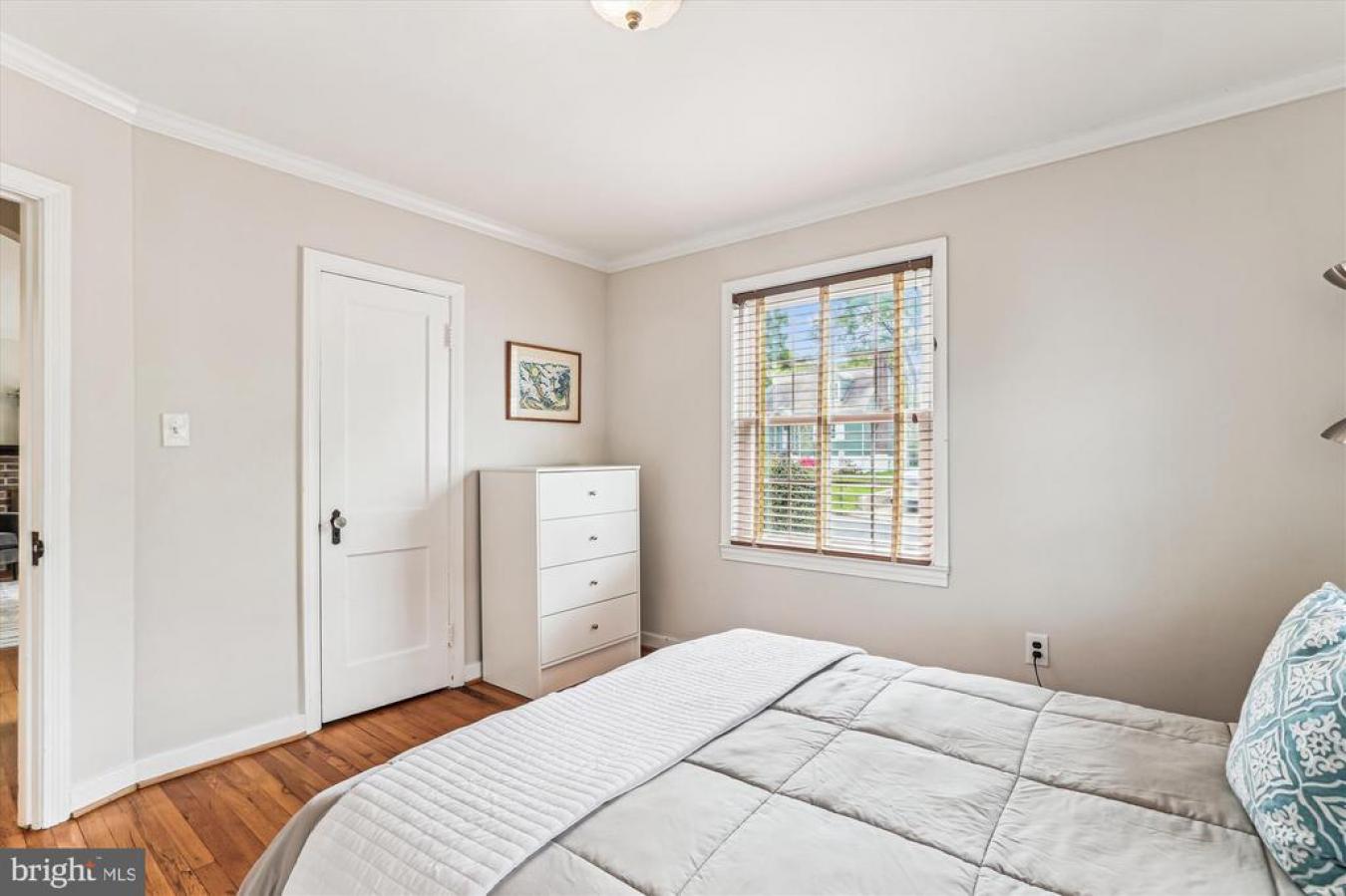 Arlington, Virginia, 22207, United States, 4 Bedrooms Bedrooms, ,2 BathroomsBathrooms,Residential,For Sale,1797339