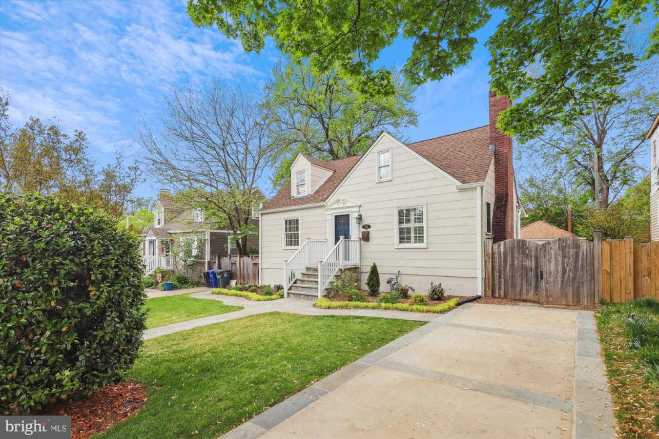 Arlington, Virginia, 22207, United States, 4 Bedrooms Bedrooms, ,2 BathroomsBathrooms,Residential,For Sale,1797339