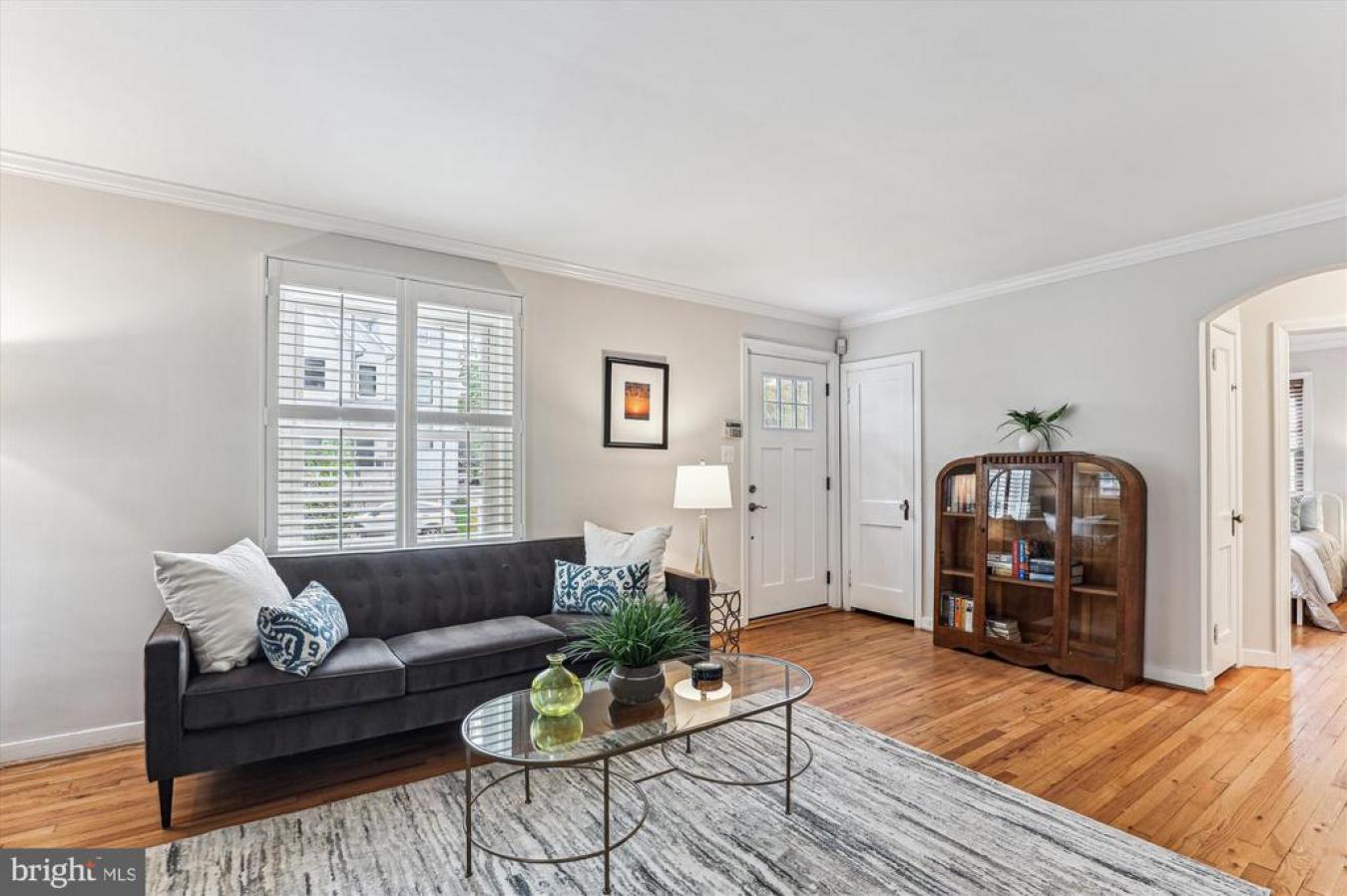 Arlington, Virginia, 22207, United States, 4 Bedrooms Bedrooms, ,2 BathroomsBathrooms,Residential,For Sale,1797339