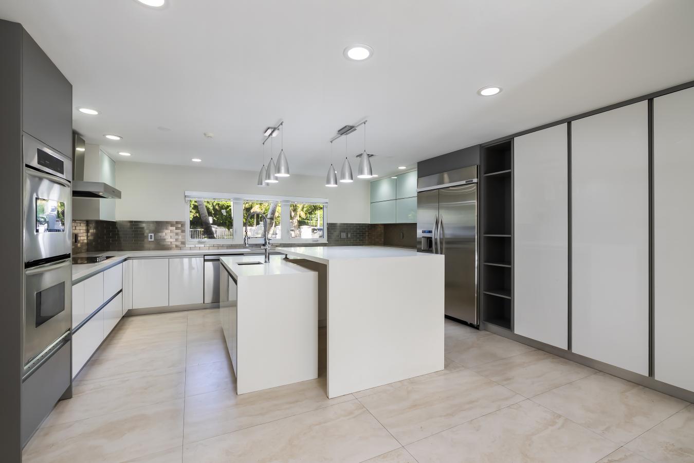 Coral Gables, Florida, 33143, United States, 7 Bedrooms Bedrooms, ,6 BathroomsBathrooms,Residential,For Sale,1790077