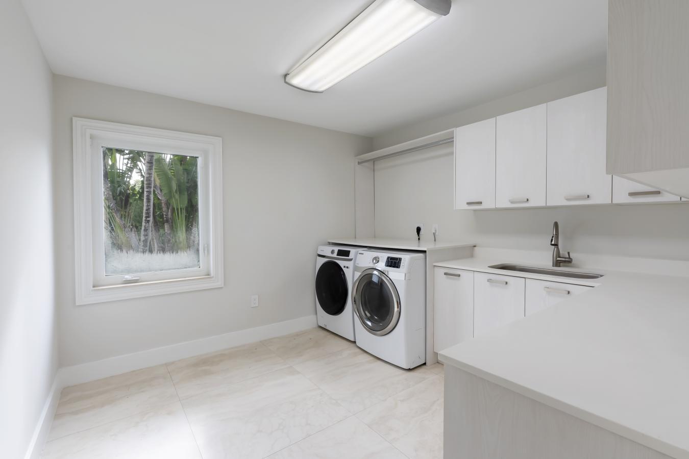 Coral Gables, Florida, 33143, United States, 7 Bedrooms Bedrooms, ,6 BathroomsBathrooms,Residential,For Sale,1790077
