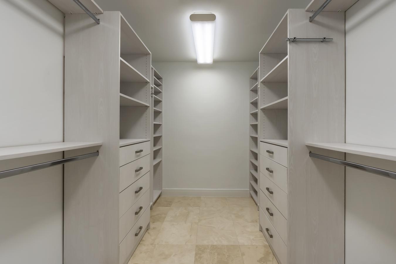 Coral Gables, Florida, 33143, United States, 7 Bedrooms Bedrooms, ,6 BathroomsBathrooms,Residential,For Sale,1790077