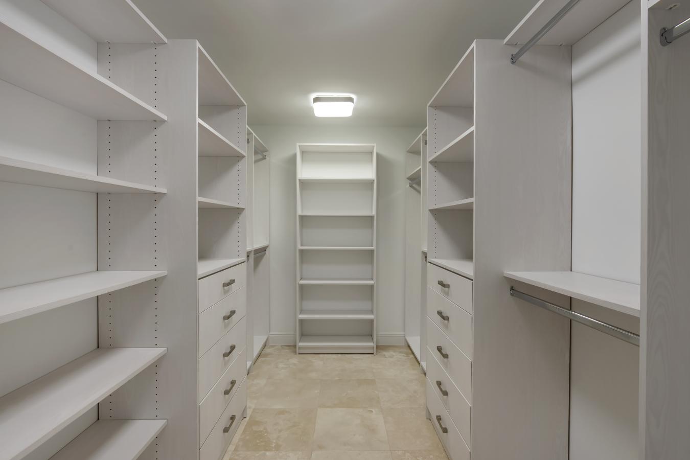Coral Gables, Florida, 33143, United States, 7 Bedrooms Bedrooms, ,6 BathroomsBathrooms,Residential,For Sale,1790077