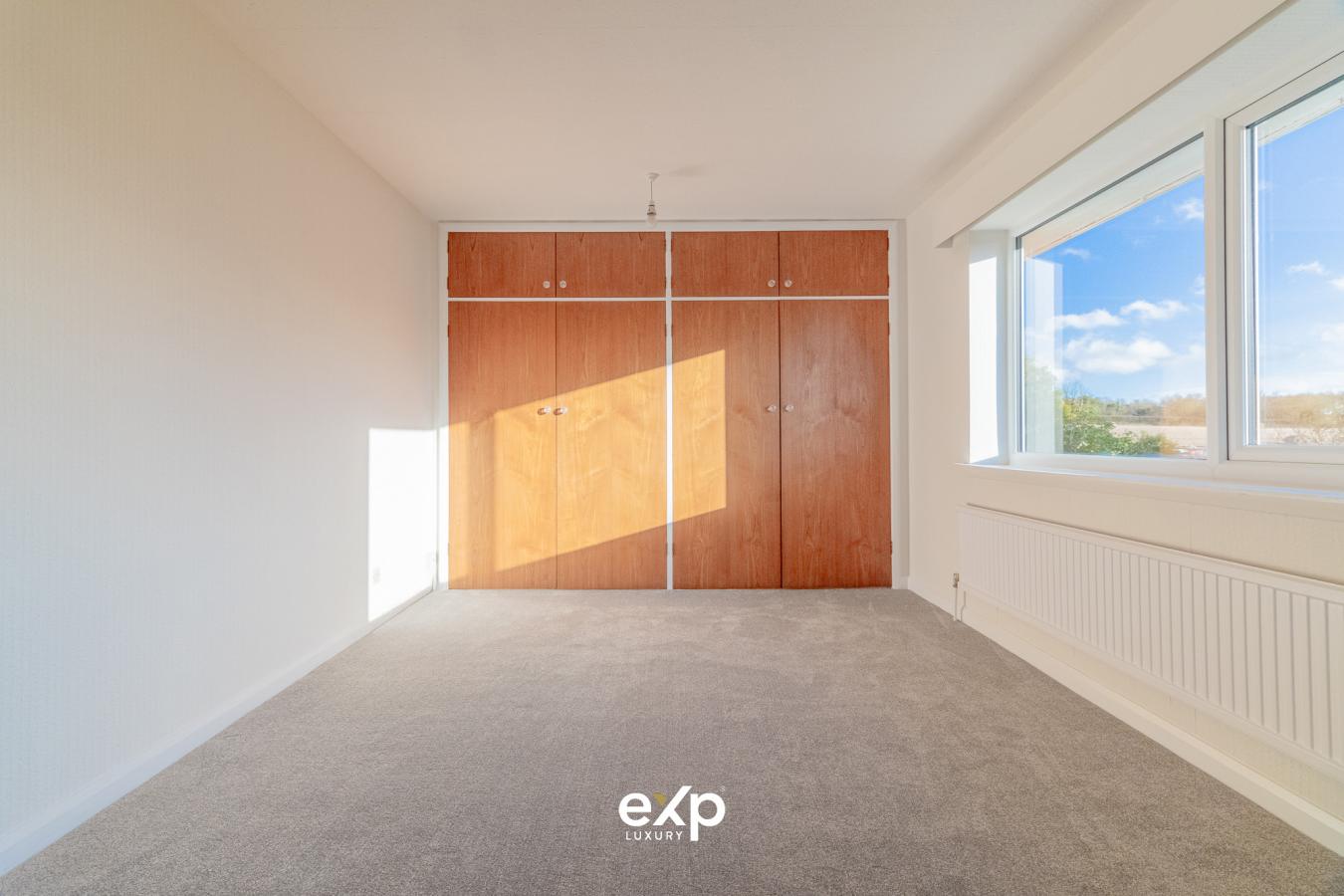 Hagley, DY9 0HY, United Kingdom, 5 Bedrooms Bedrooms, ,2 BathroomsBathrooms,Residential,For Sale,1909781