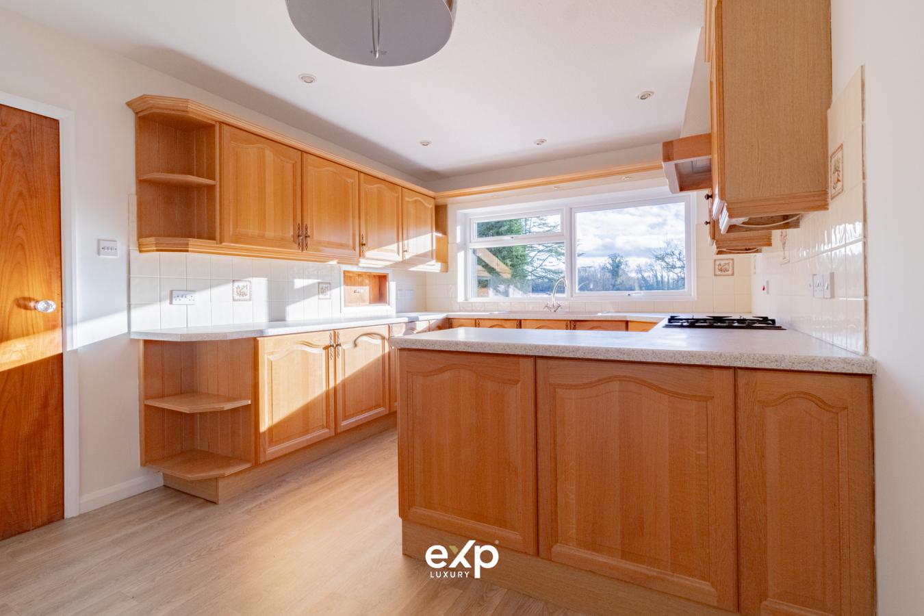 Hagley, DY9 0HY, United Kingdom, 5 Bedrooms Bedrooms, ,2 BathroomsBathrooms,Residential,For Sale,1909781