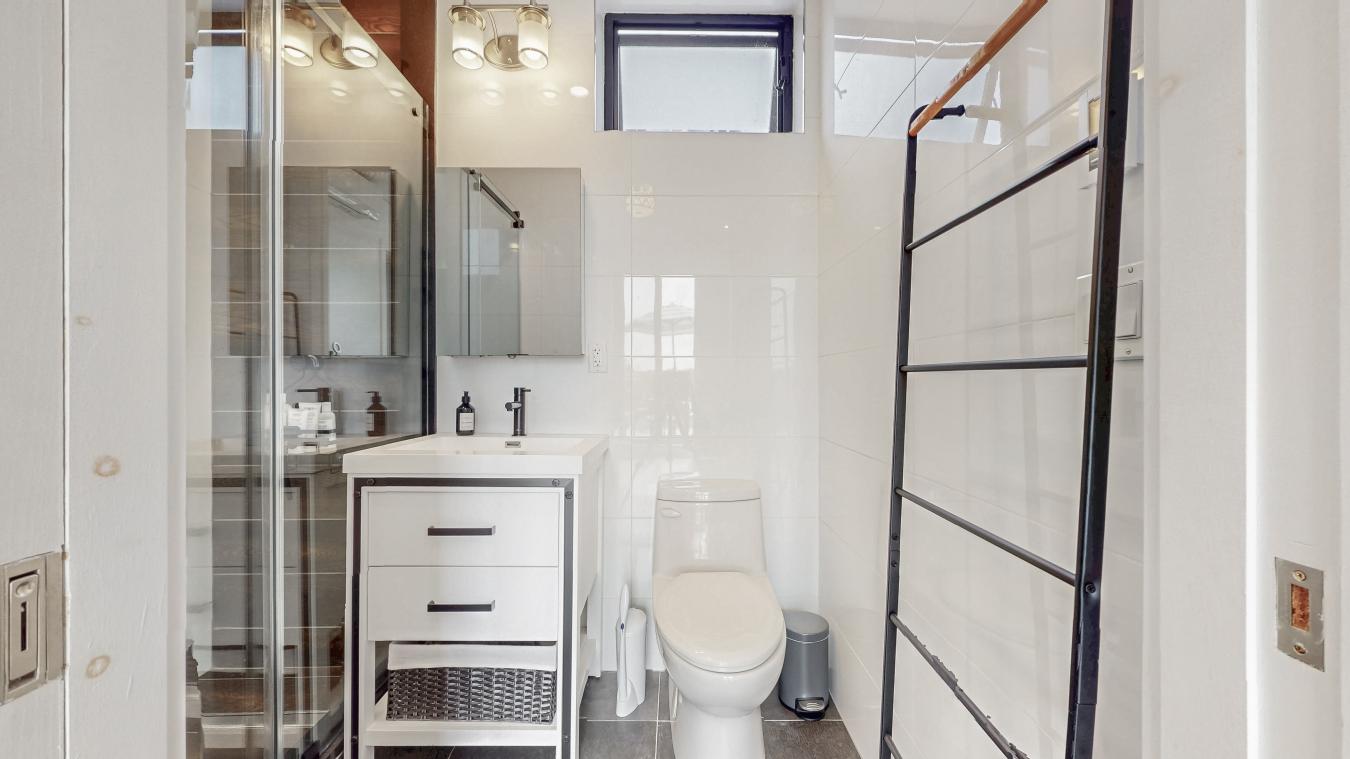 Brooklyn, New York, 11207, United States, 3 Bedrooms Bedrooms, ,3 BathroomsBathrooms,Residential,For Sale,1797322