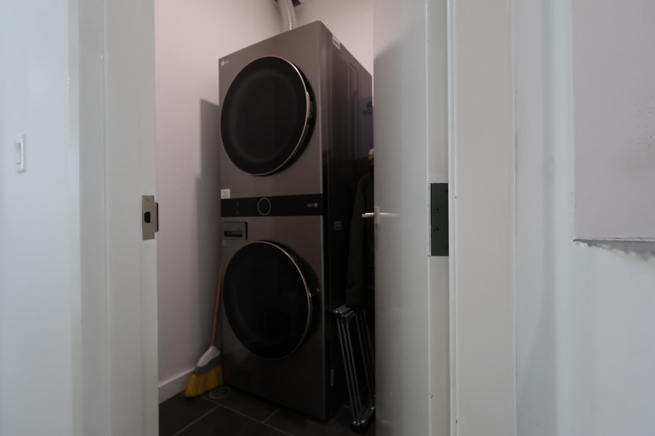 Brooklyn, New York, 11207, United States, 3 Bedrooms Bedrooms, ,3 BathroomsBathrooms,Residential,For Sale,1797322