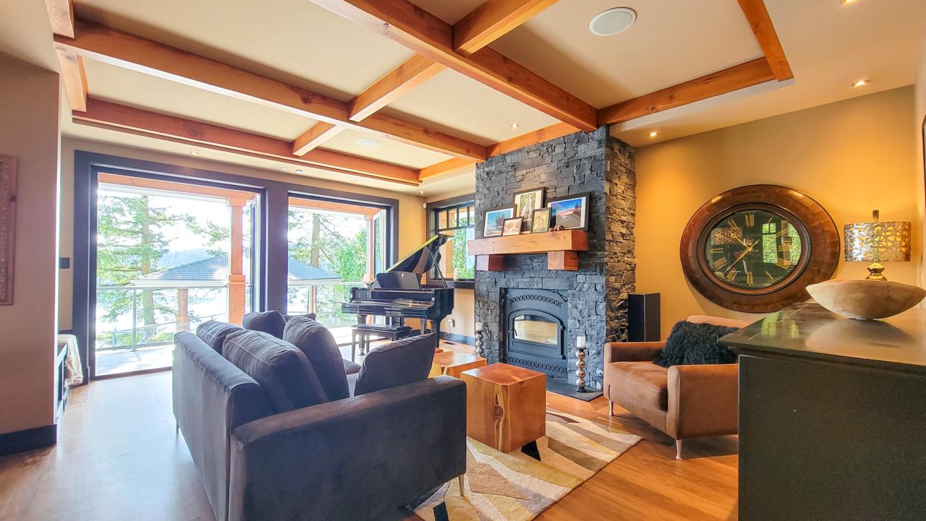 North Vancouver, BC, V7G2T6, Canada, 5 Bedrooms Bedrooms, ,3 BathroomsBathrooms,Residential,For Sale,1797319