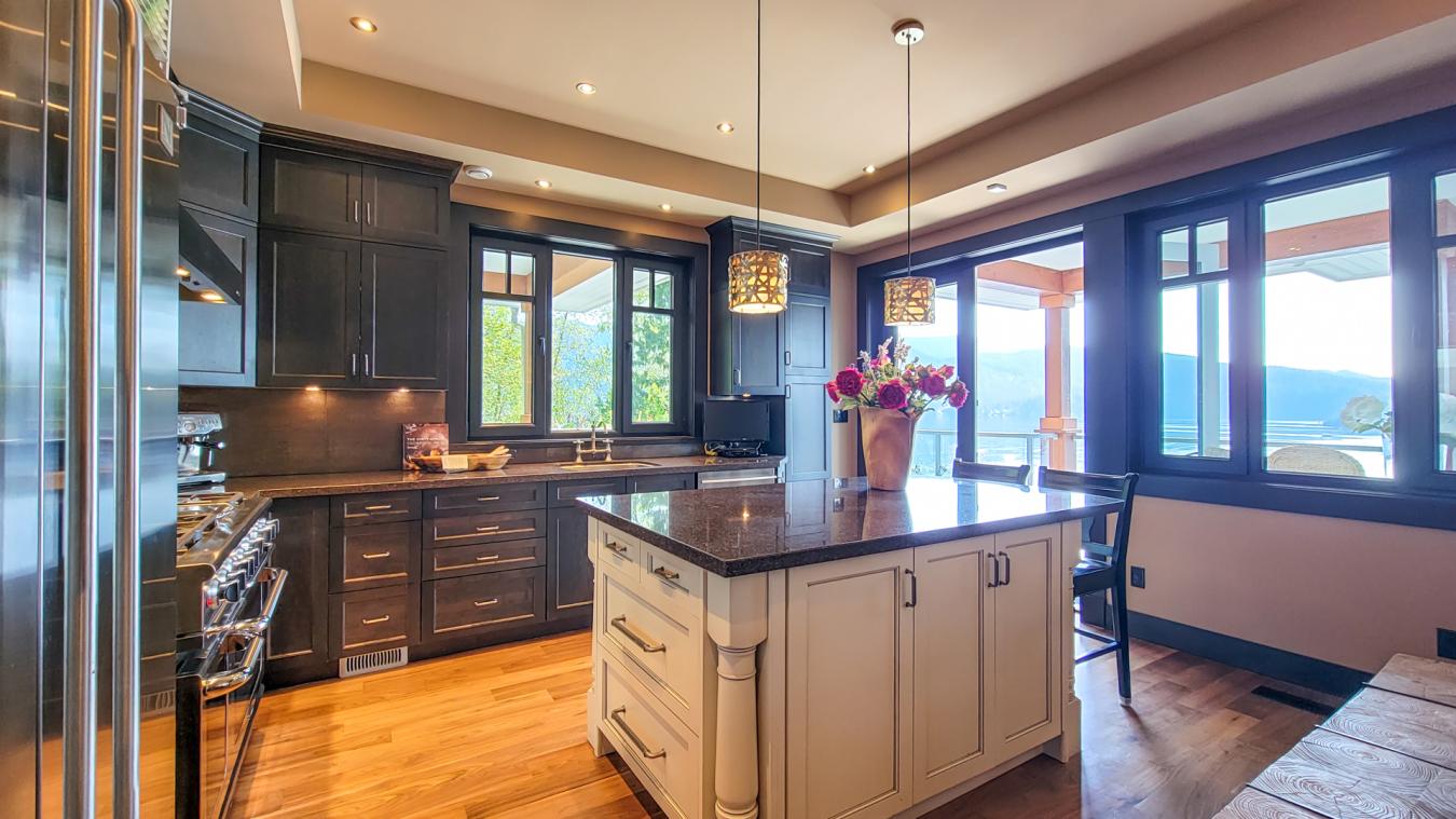 North Vancouver, BC, V7G2T6, Canada, 5 Bedrooms Bedrooms, ,3 BathroomsBathrooms,Residential,For Sale,1797319